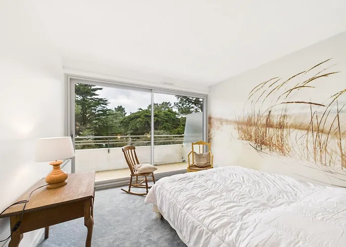 Apartment 120 M De La Plage- Pour 4 - Balcon